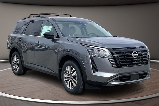 New 2026 Nissan Pathfinder SL image 2