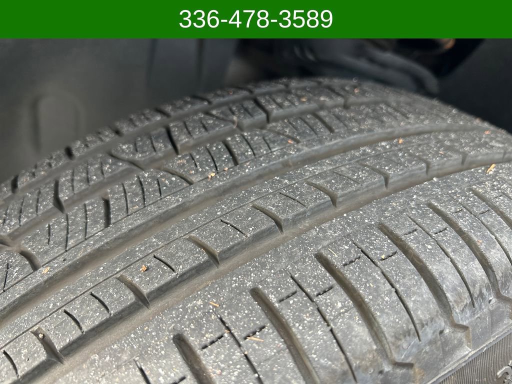 Used 2022 Volkswagen Tiguan SE R-Line image 27