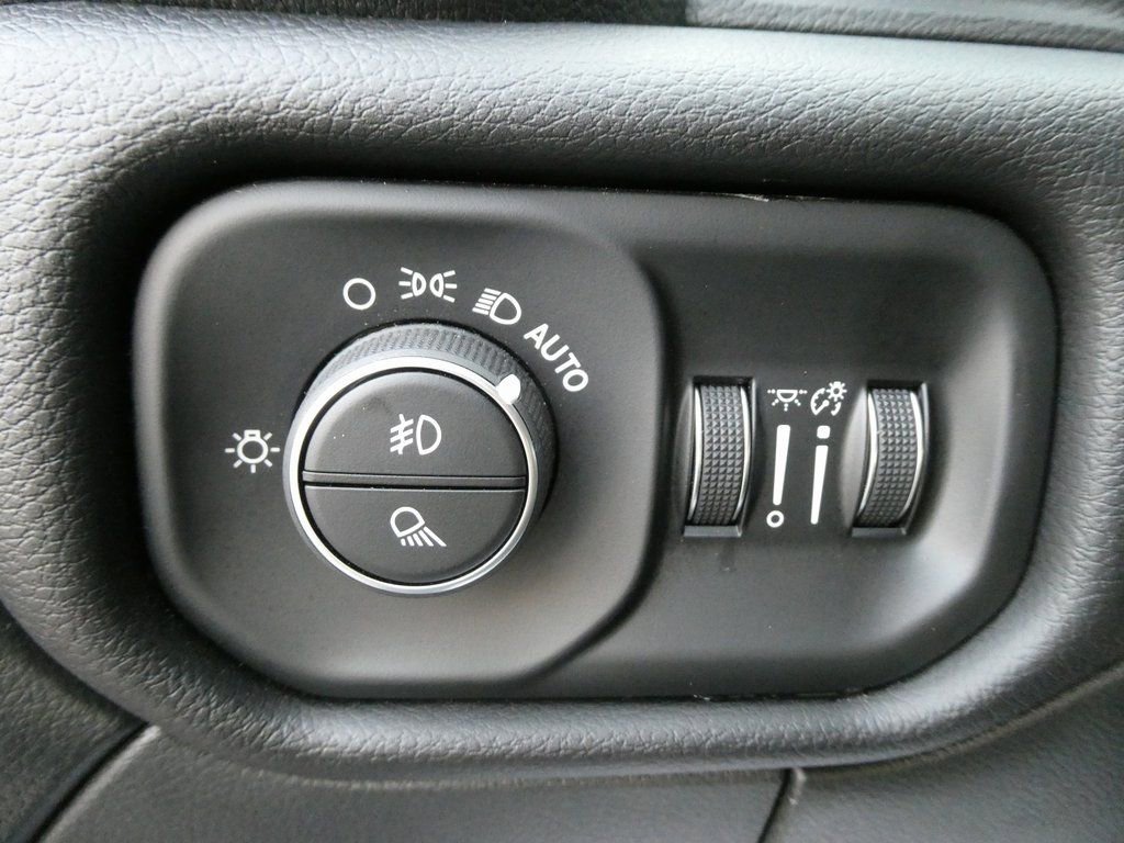 Used 2024 RAM 3500 Laramie w/ Towing Technology Group image 26