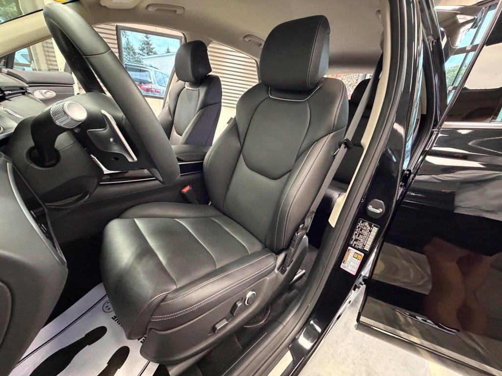 Used 2025 Genesis GV70 2.5T AWD/4WD image 7