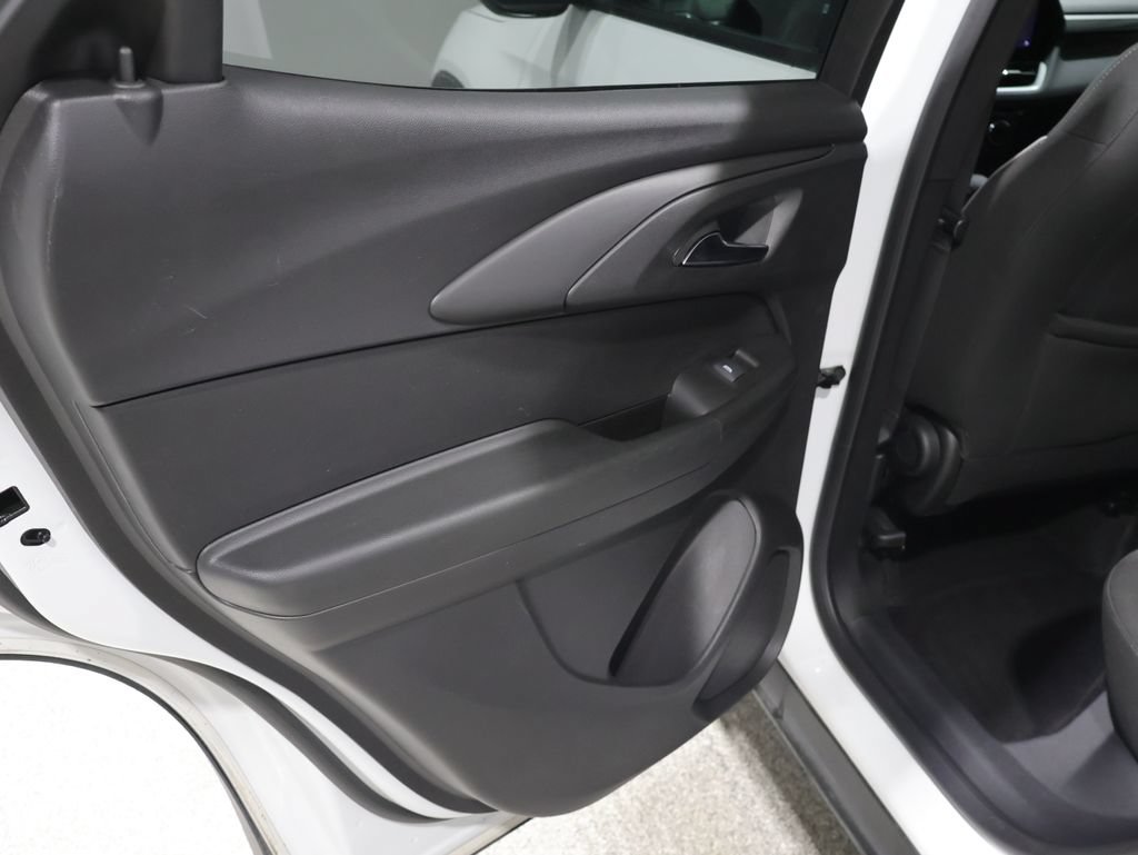 Used 2025 Chevrolet TrailBlazer LT AWD/4WD image 19
