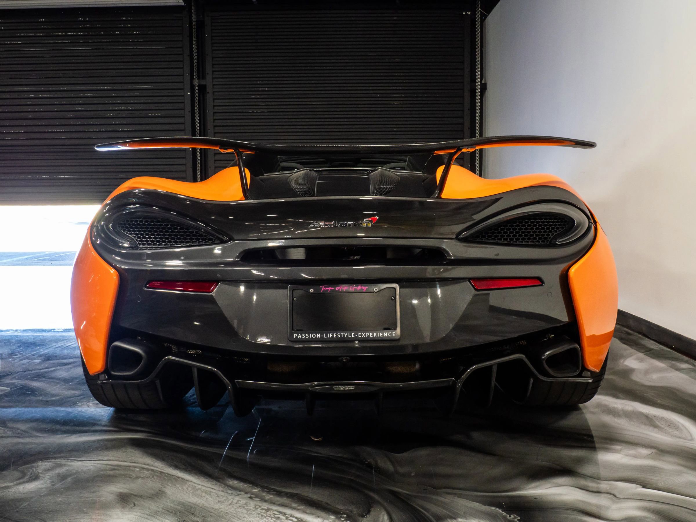 Used 2018 McLaren 570S Spider image 9