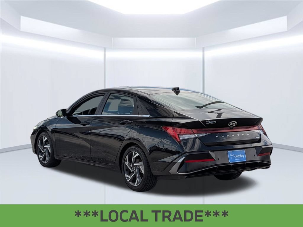 Used 2024 Hyundai Elantra Limited FWD image 4