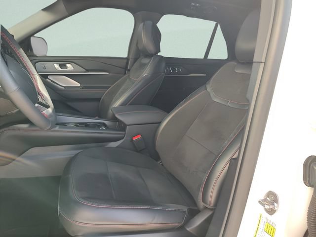 Used 2025 Ford Explorer ST AWD/4WD image 28