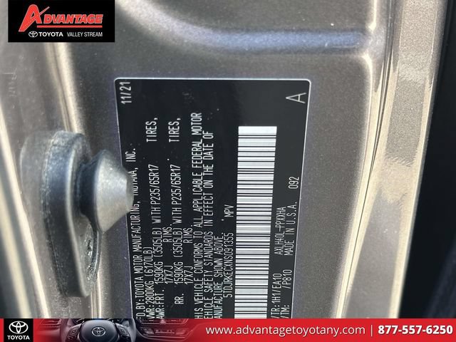 Used 2022 Toyota Sienna XLE w/ XLE Plus Package FWD image 22