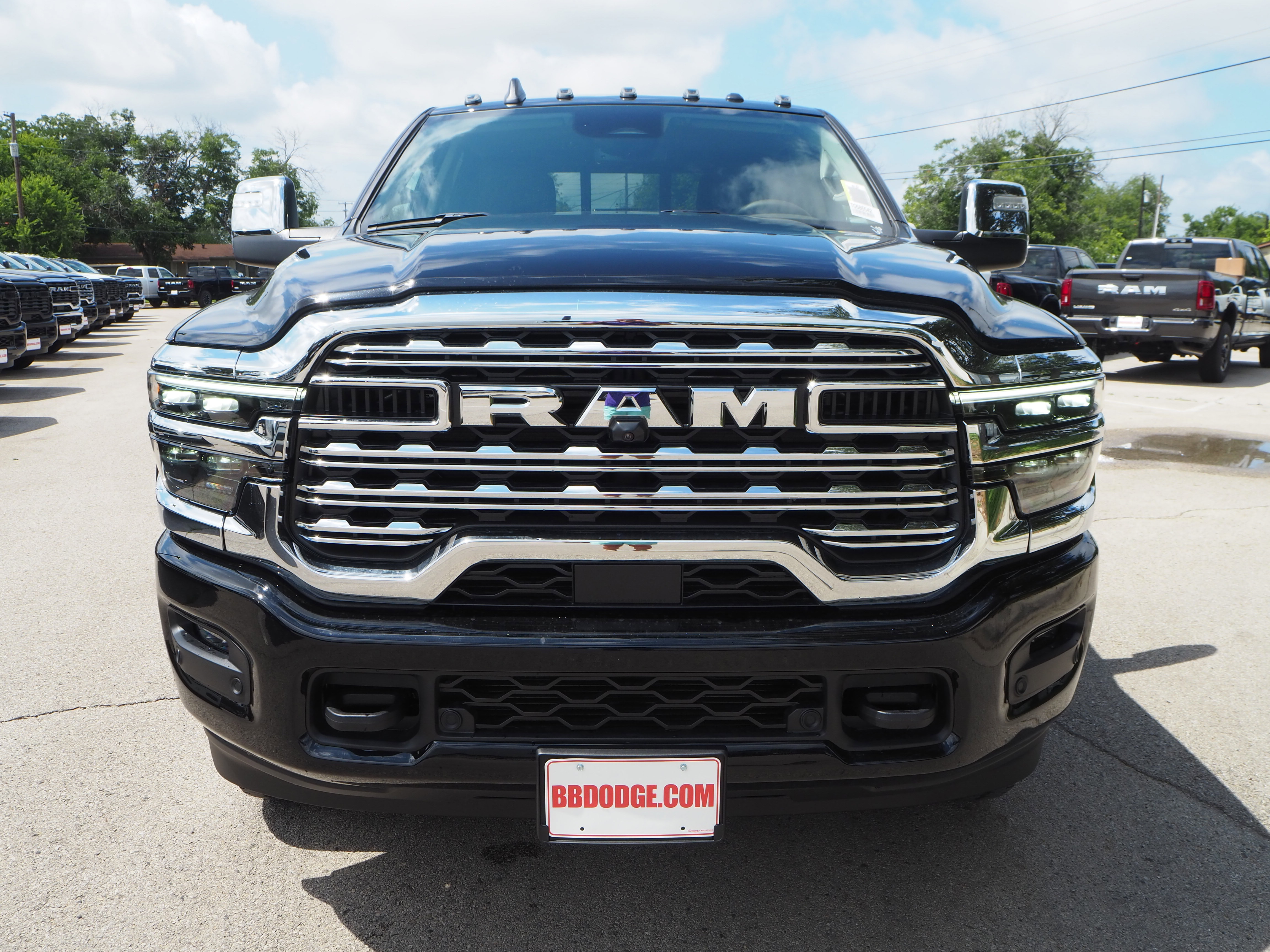 New 2025 RAM 2500 Limited AWD/4WD image 3