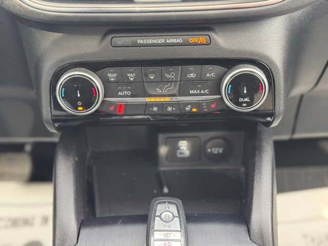 Used 2022 Ford Escape Titanium w/ Titanium Elite Package image 18