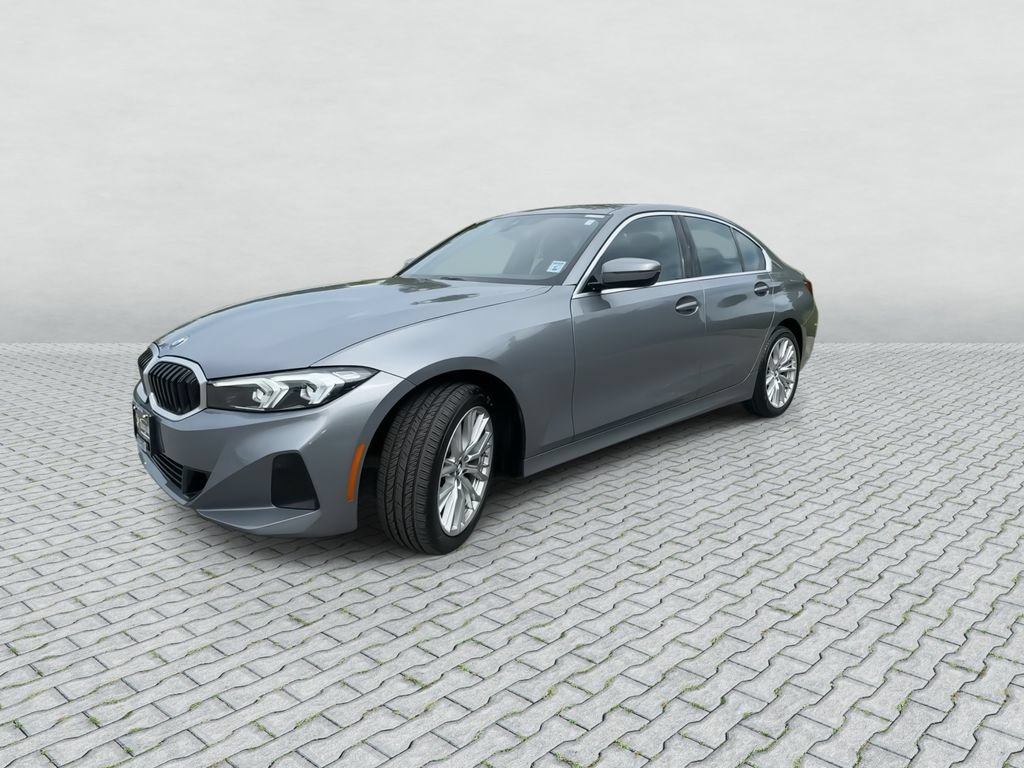 Used 2024 BMW 330i xDrive Sedan w/ Convenience Package AWD/4WD image 4