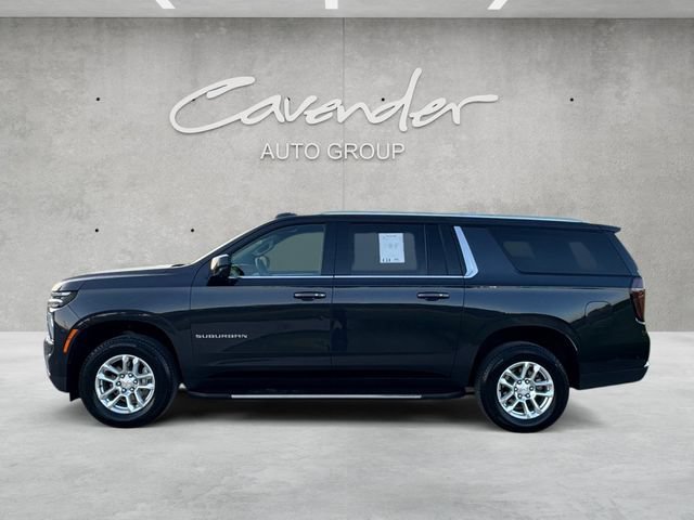 Used 2025 Chevrolet Suburban LT RWD image 13