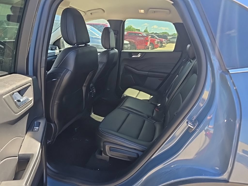 Used 2025 Ford Escape Platinum AWD/4WD image 15
