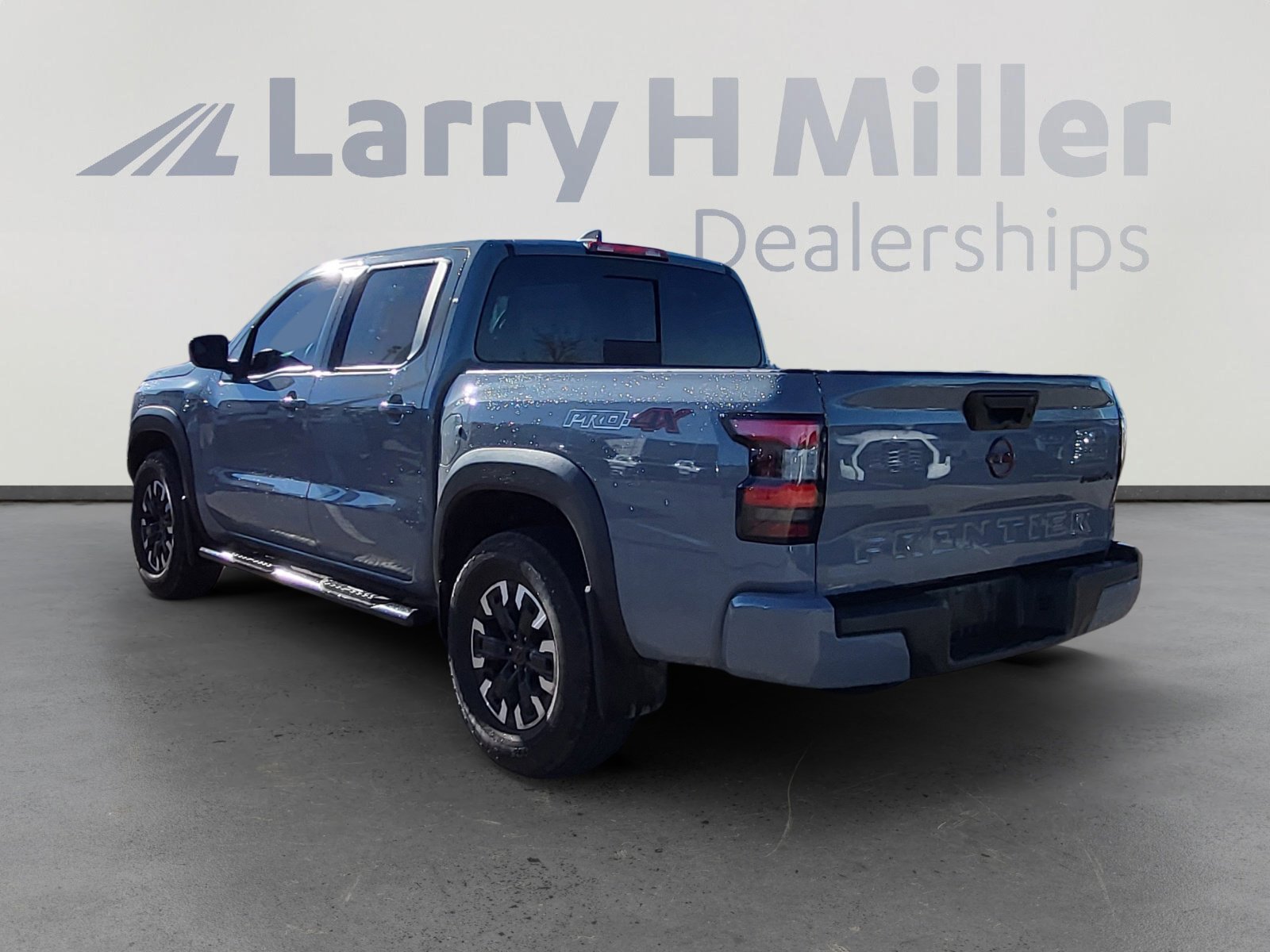 Used 2024 Nissan Frontier PRO-4X w/ Off-Road Protection Package image 3