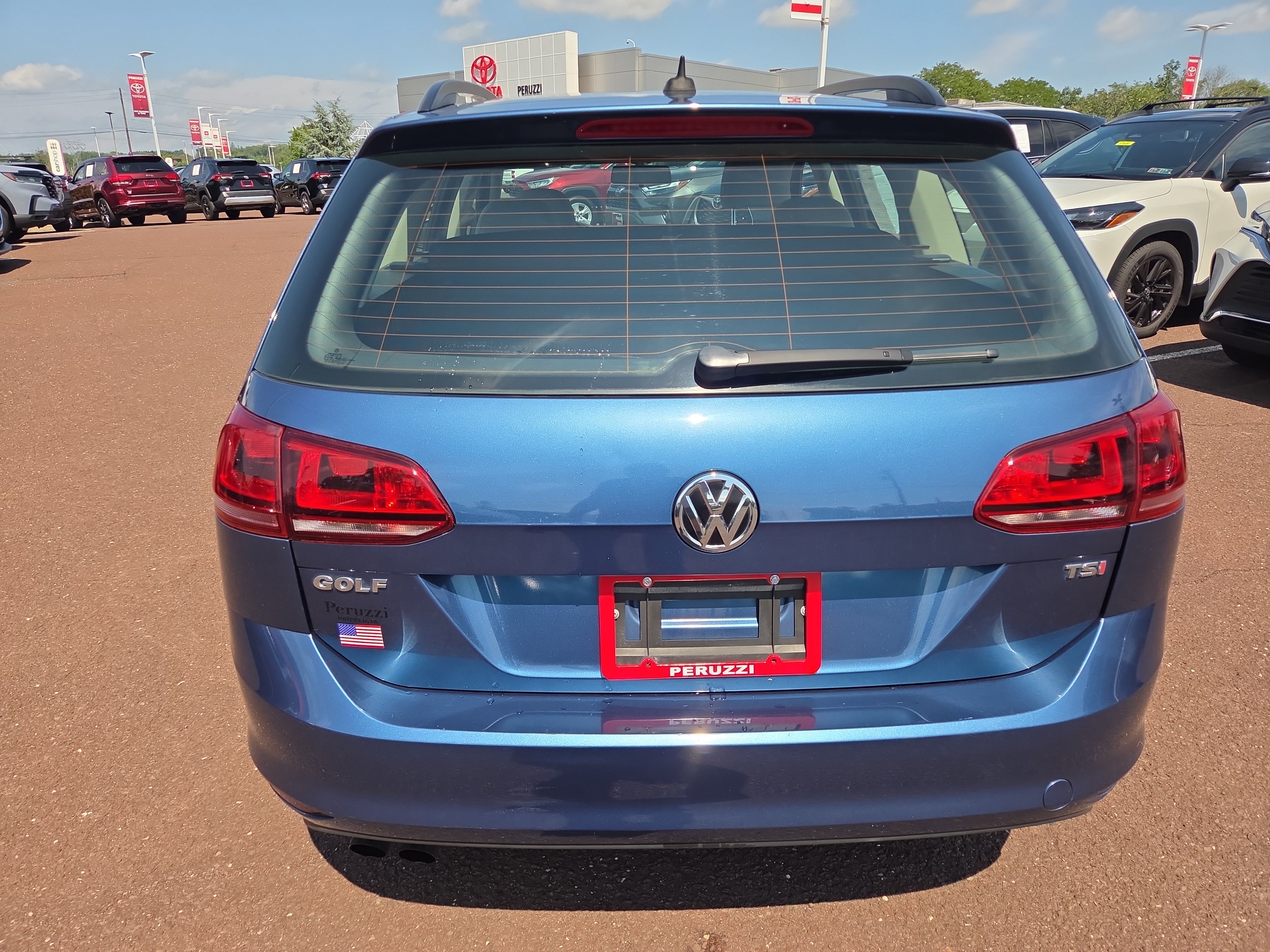 Used 2016 Volkswagen Golf S FWD image 4