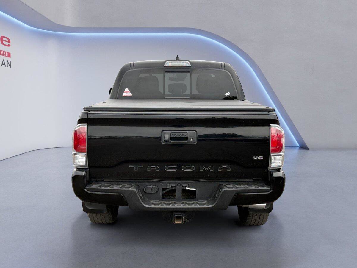 Used 2023 Toyota Tacoma TRD Sport AWD/4WD image 4