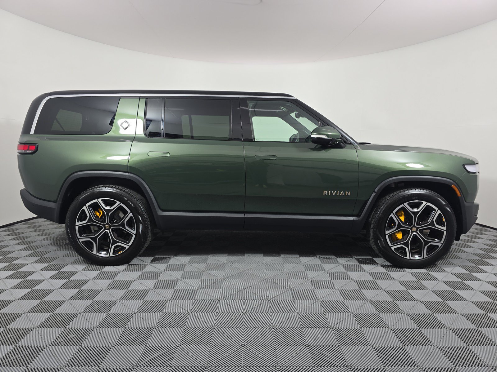 Used 2022 Rivian R1S Launch Edition AWD/4WD image 6