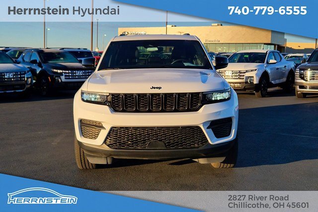 Used 2022 Jeep Grand Cherokee Altitude image 2