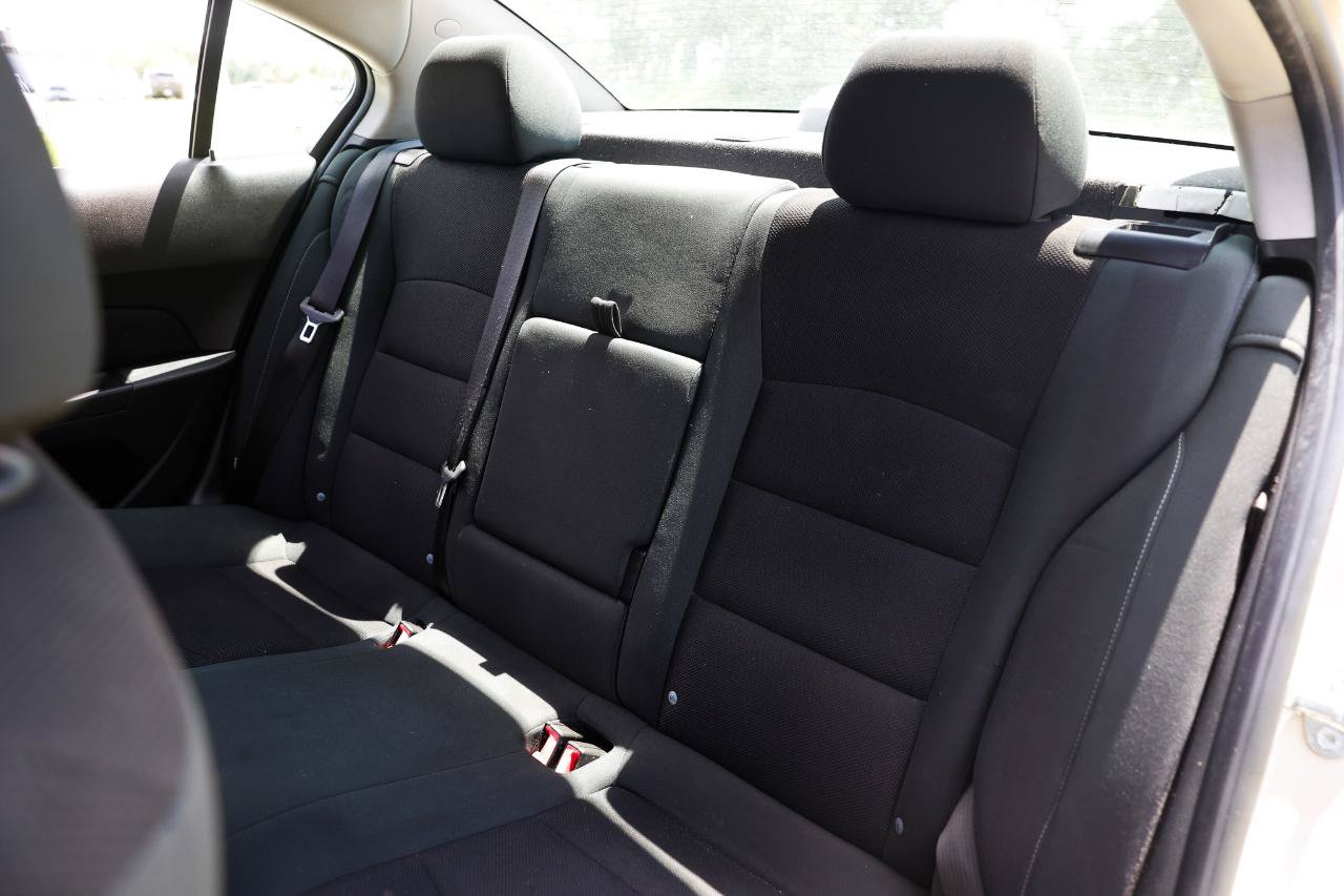 Used 2012 Chevrolet Cruze LT FWD image 10
