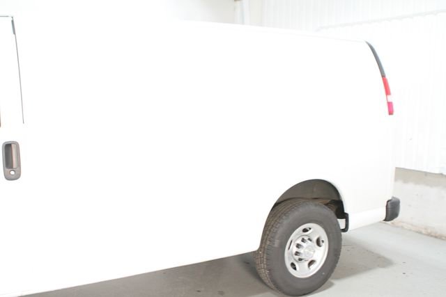 Used 2019 Chevrolet Express 3500 w/ Driver Convenience Package image 10