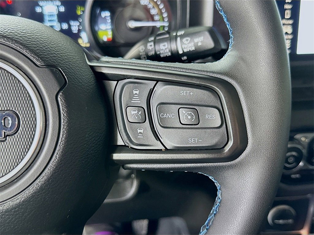 Used 2025 Jeep Wrangler Unlimited Rubicon 4xe w/ Technology Group image 23