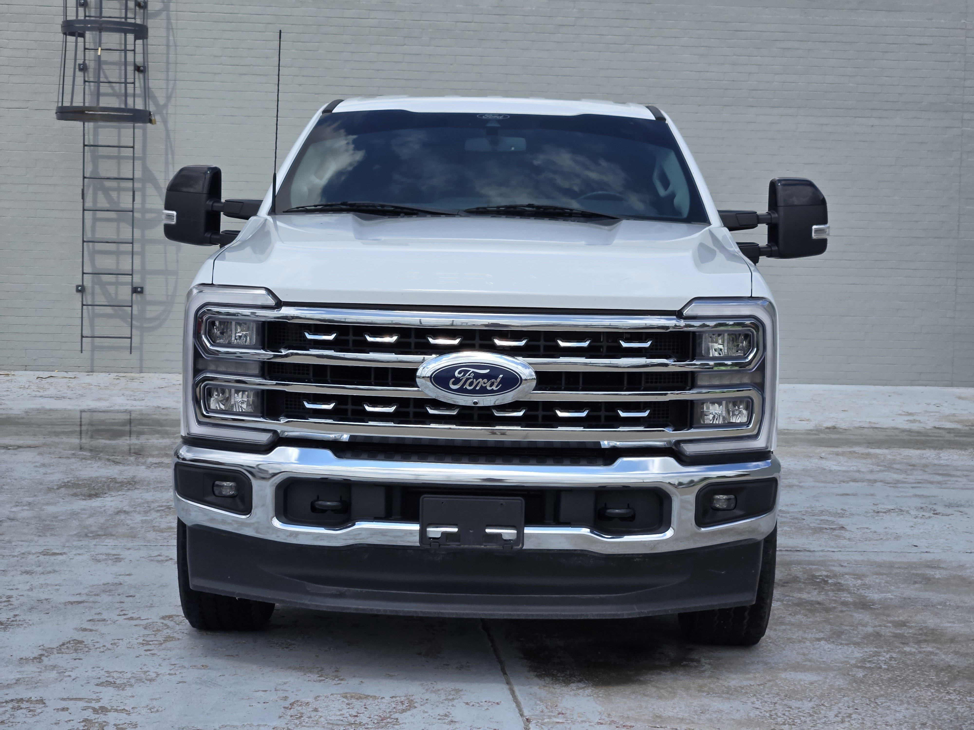 Used 2024 Ford F250 Lariat image 3