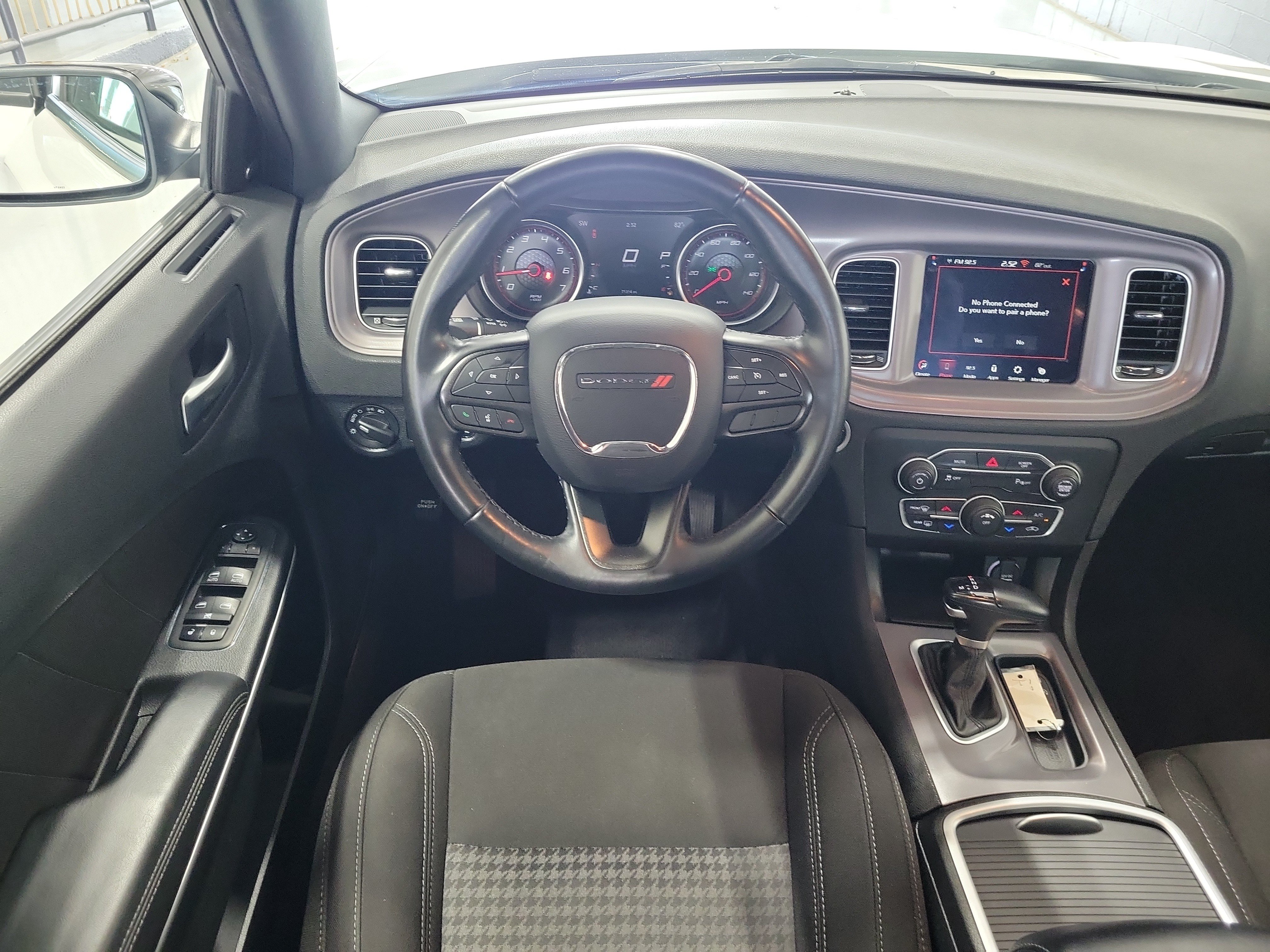 Used 2023 Dodge Charger SXT RWD image 9