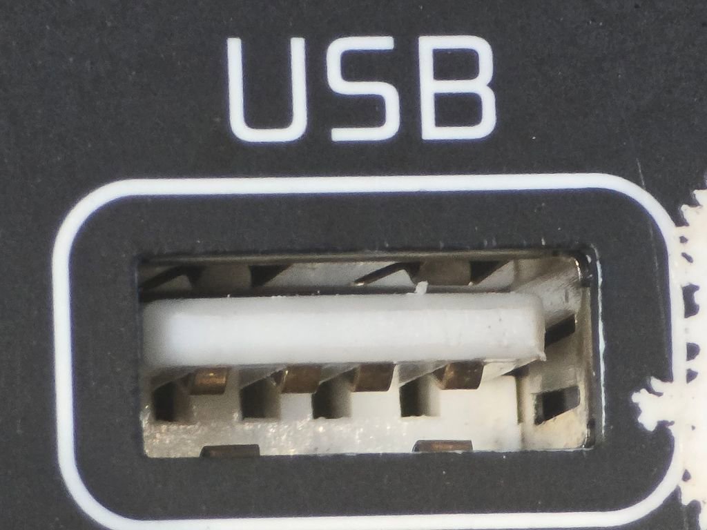 Used 2018 Kia Sedona LX image 5