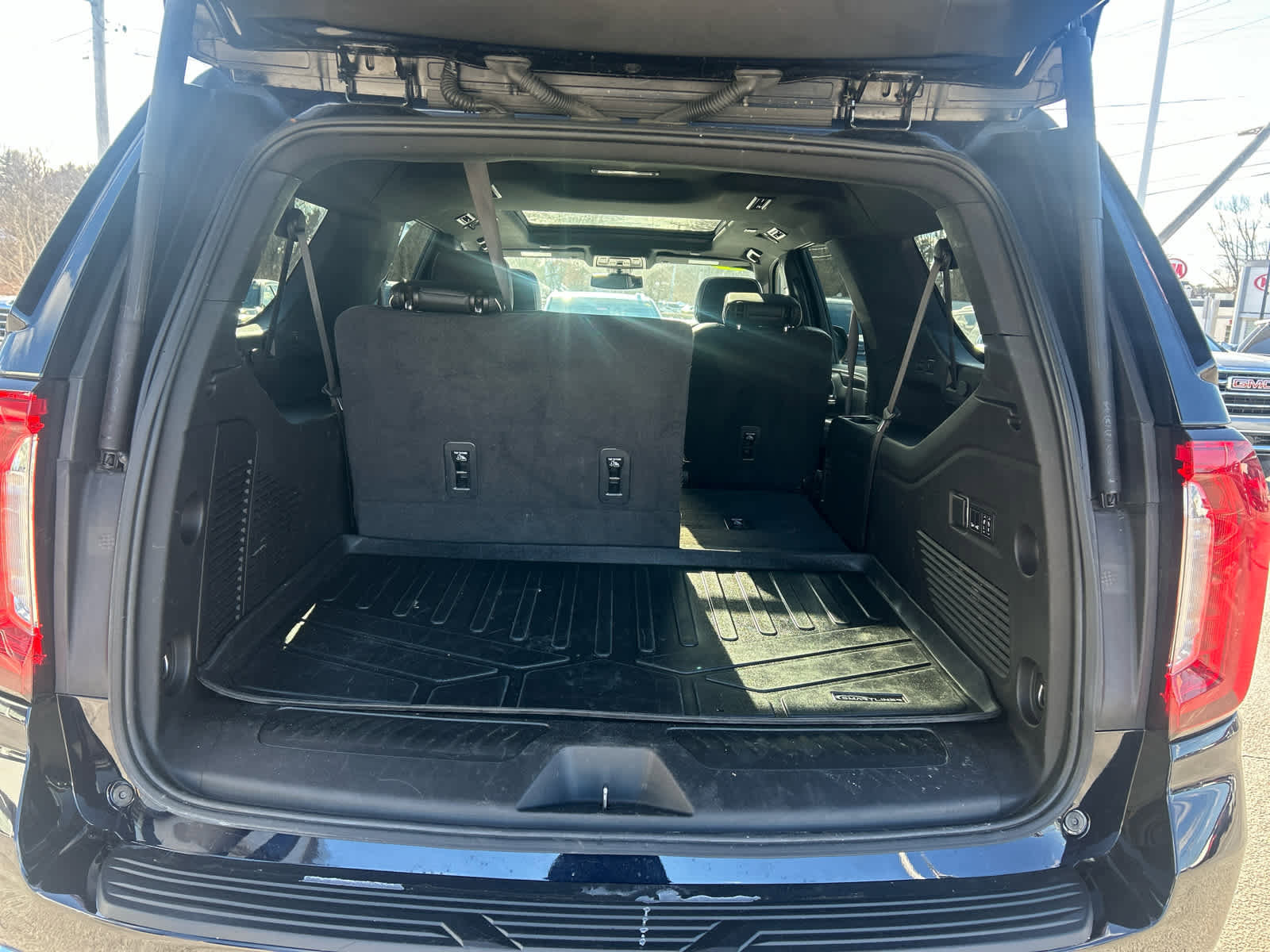 Certified 2022 GMC Yukon XL SLT w/ SLT Premium Package image 11