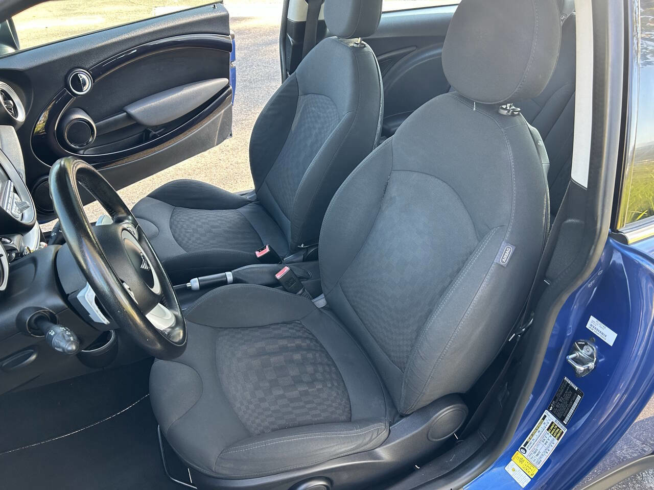 Used 2008 MINI Cooper Hardtop image 6