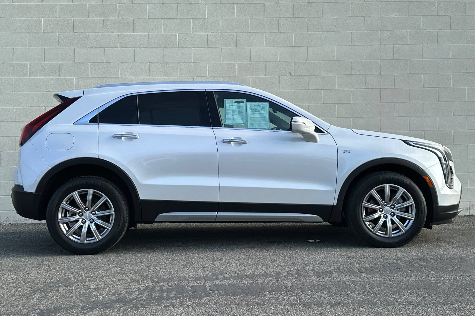 Certified 2023 Cadillac XT4 Premium Luxury w/ Cold Weather Package FWD image 3
