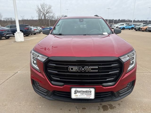 Used 2023 GMC Terrain SLE w/ Driver Convenience Package image 8