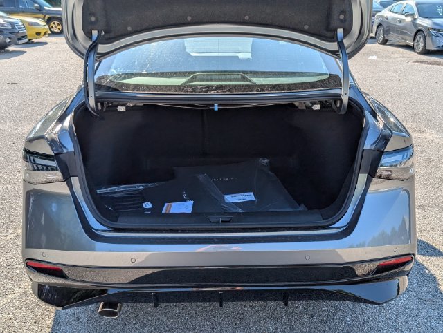 New 2026 Nissan Sentra SR w/ SR Premium Package FWD image 9
