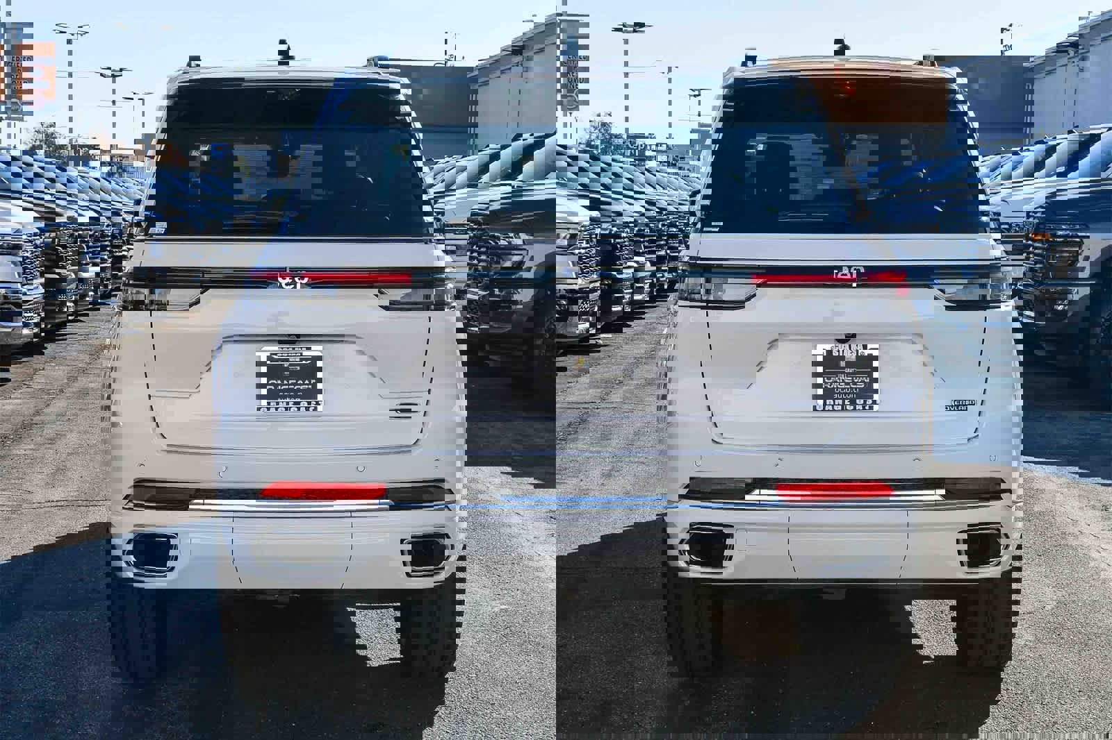 Used 2023 Jeep Grand Cherokee Overland w/ Adv Protech Group III image 5