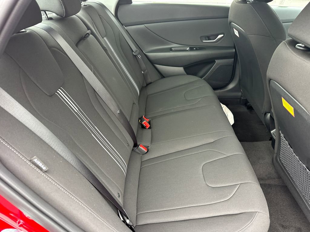New 2025 Hyundai Elantra SEL image 15