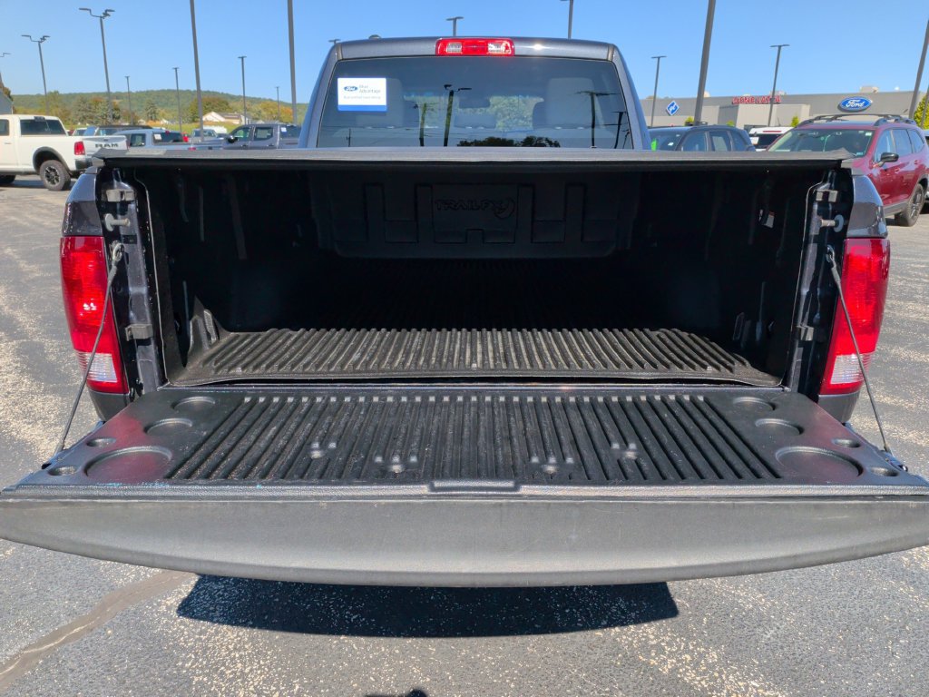 Used 2019 RAM 1500 Express AWD/4WD image 11
