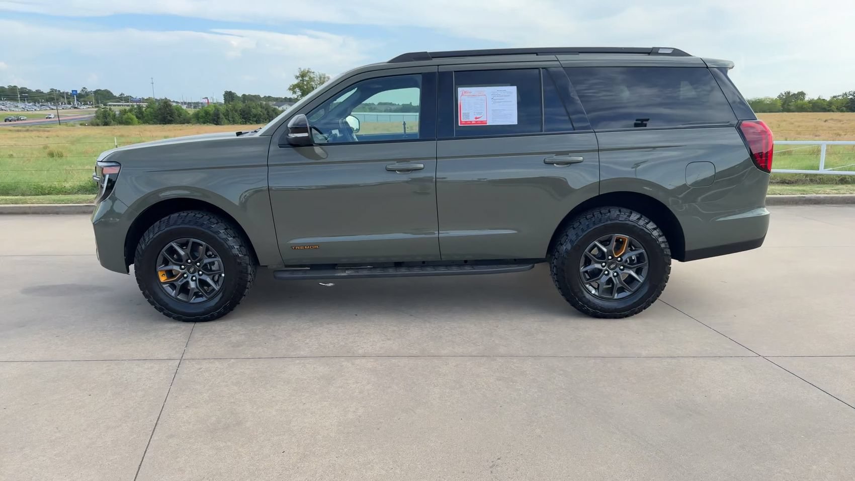 Used 2025 Ford Expedition Tremor AWD/4WD image 6