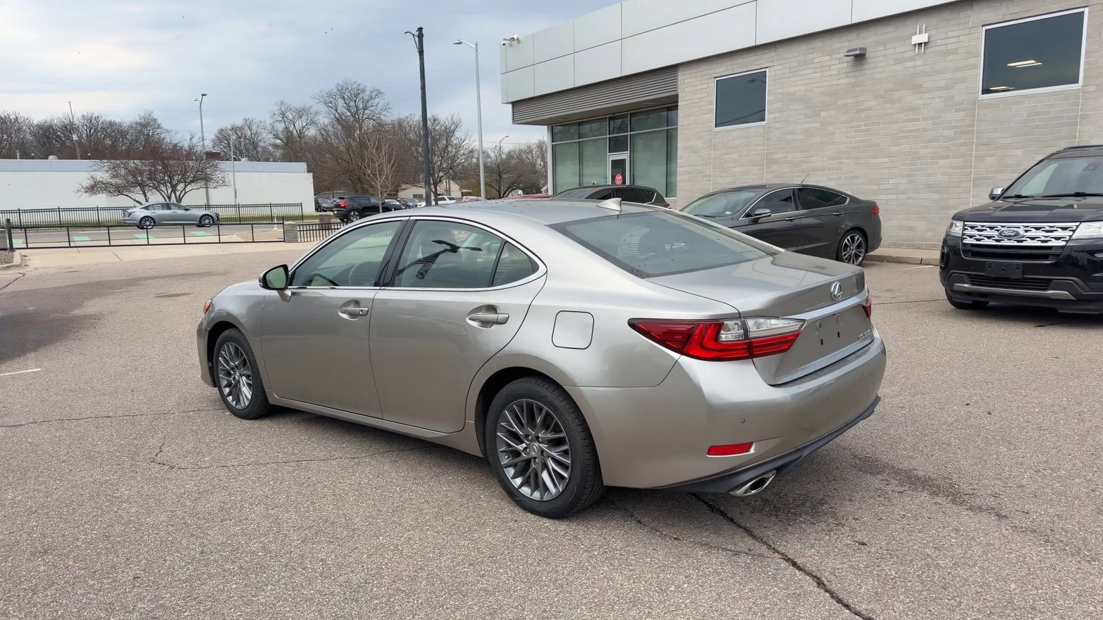 Used 2018 Lexus ES 350 w/ Premier Package image 8
