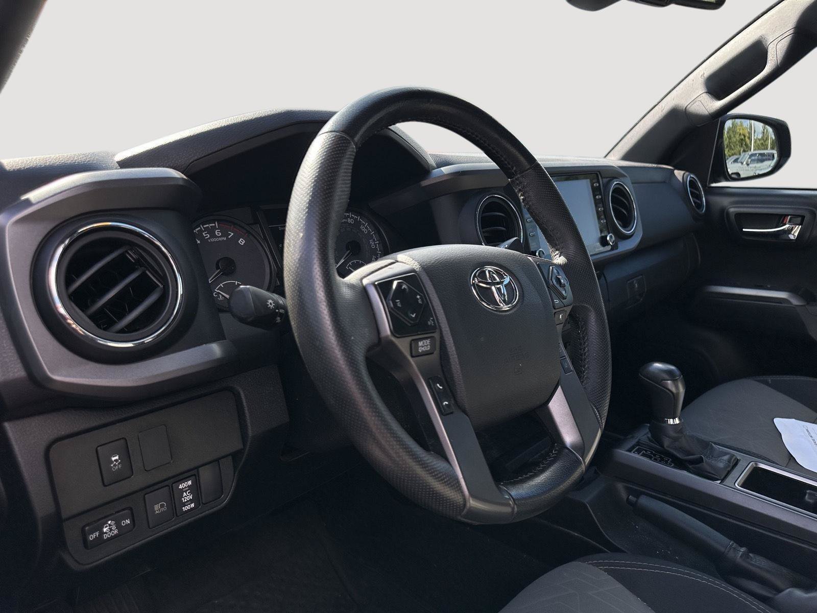 Used 2021 Toyota Tacoma TRD Sport AWD/4WD image 11