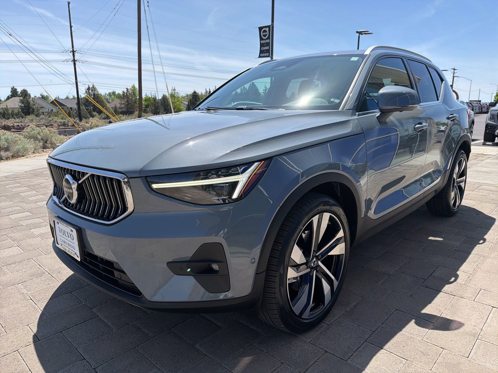 Used 2023 Volvo XC40 B5 Ultimate w/ Protection Package Premier AWD/4WD image 4