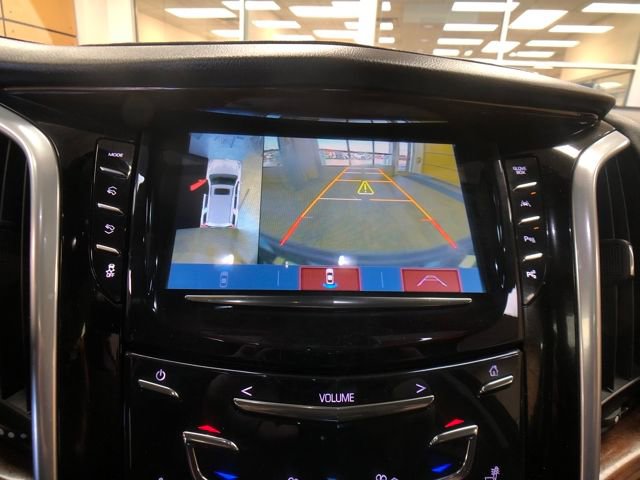 Used 2020 Cadillac Escalade Luxury w/ Escalade Sport Edition image 16