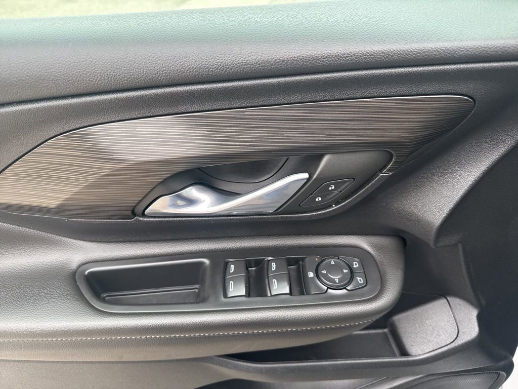 Used 2022 GMC Terrain SLE image 12