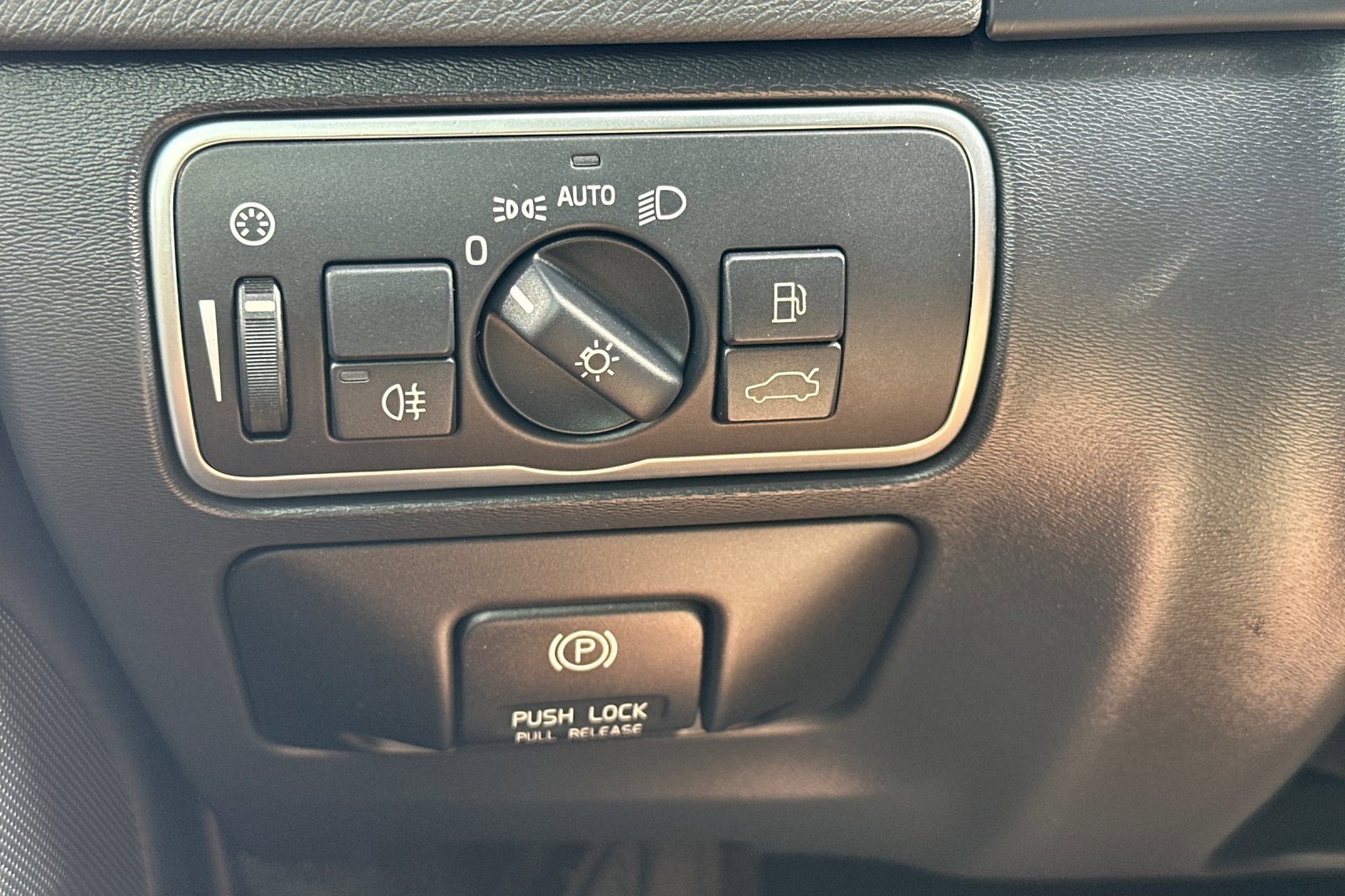 Used 2015 Volvo S60 T5 Premier image 29