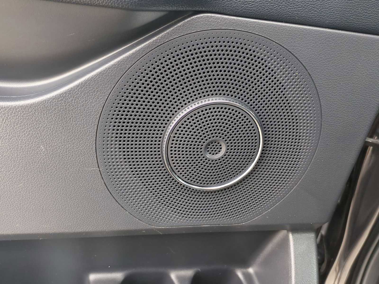 Used 2024 Ford Expedition XLT image 24