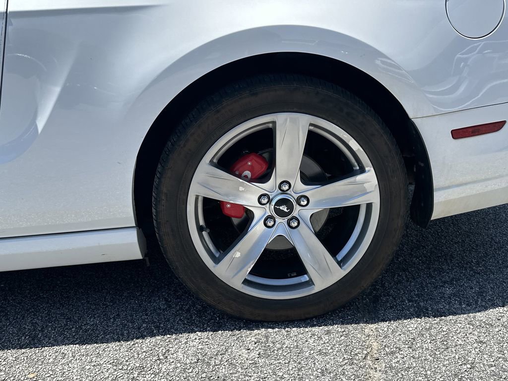 Used 2014 Ford Mustang GT Premium image 18