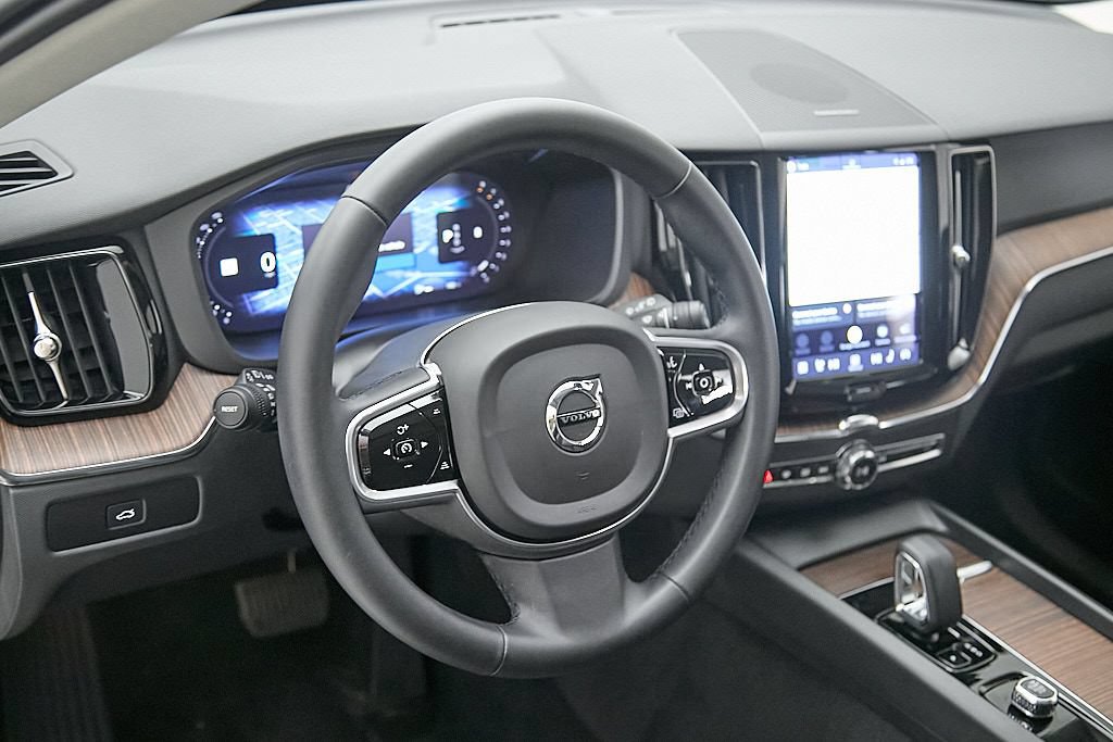 Certified 2023 Volvo XC60 B5 Plus w/ Climate Package AWD/4WD image 15