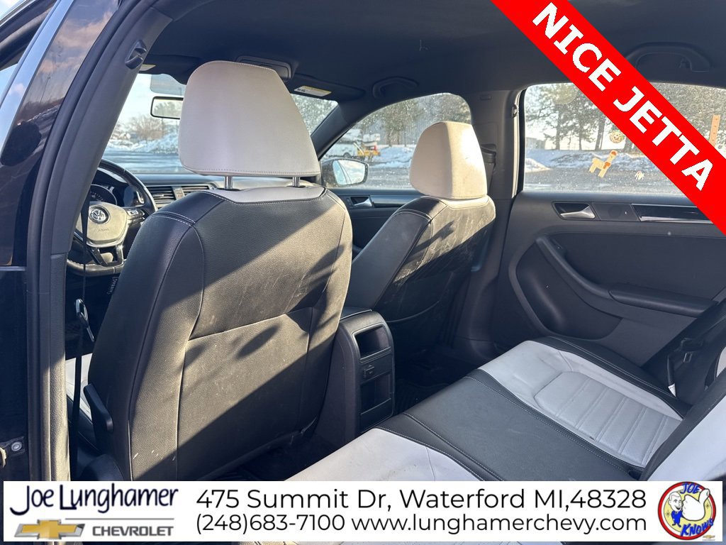Used 2015 Volkswagen Jetta Sport image 11