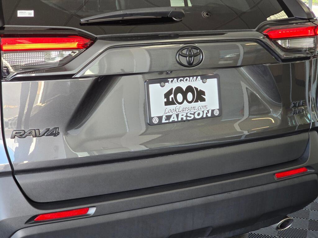 Used 2023 Toyota RAV4 XLE w/ Convenience Package AWD/4WD image 12