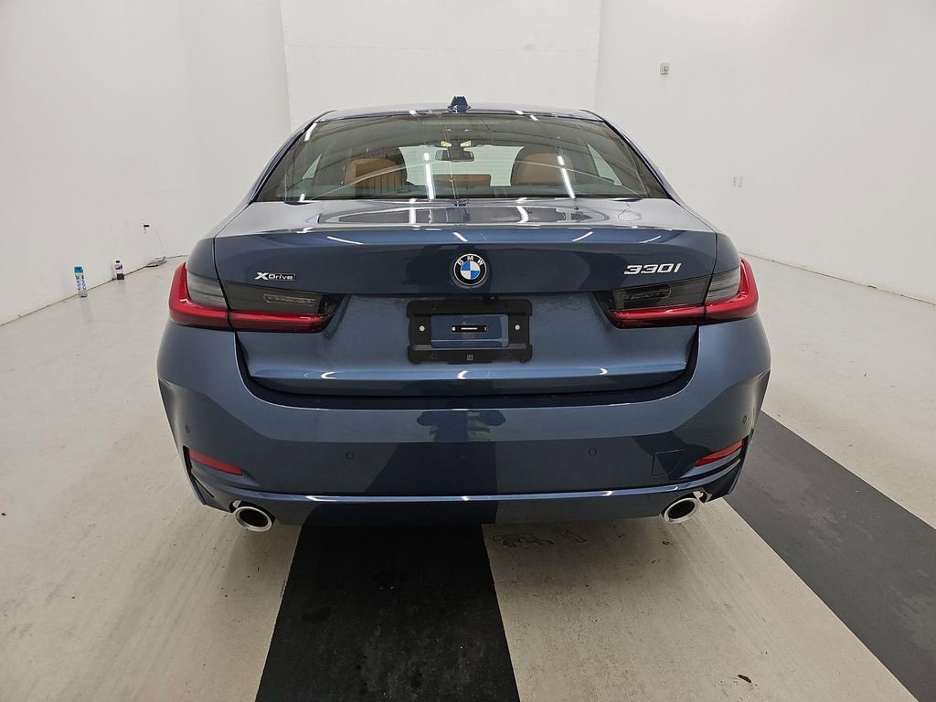 Used 2025 BMW 330i xDrive Sedan image 4