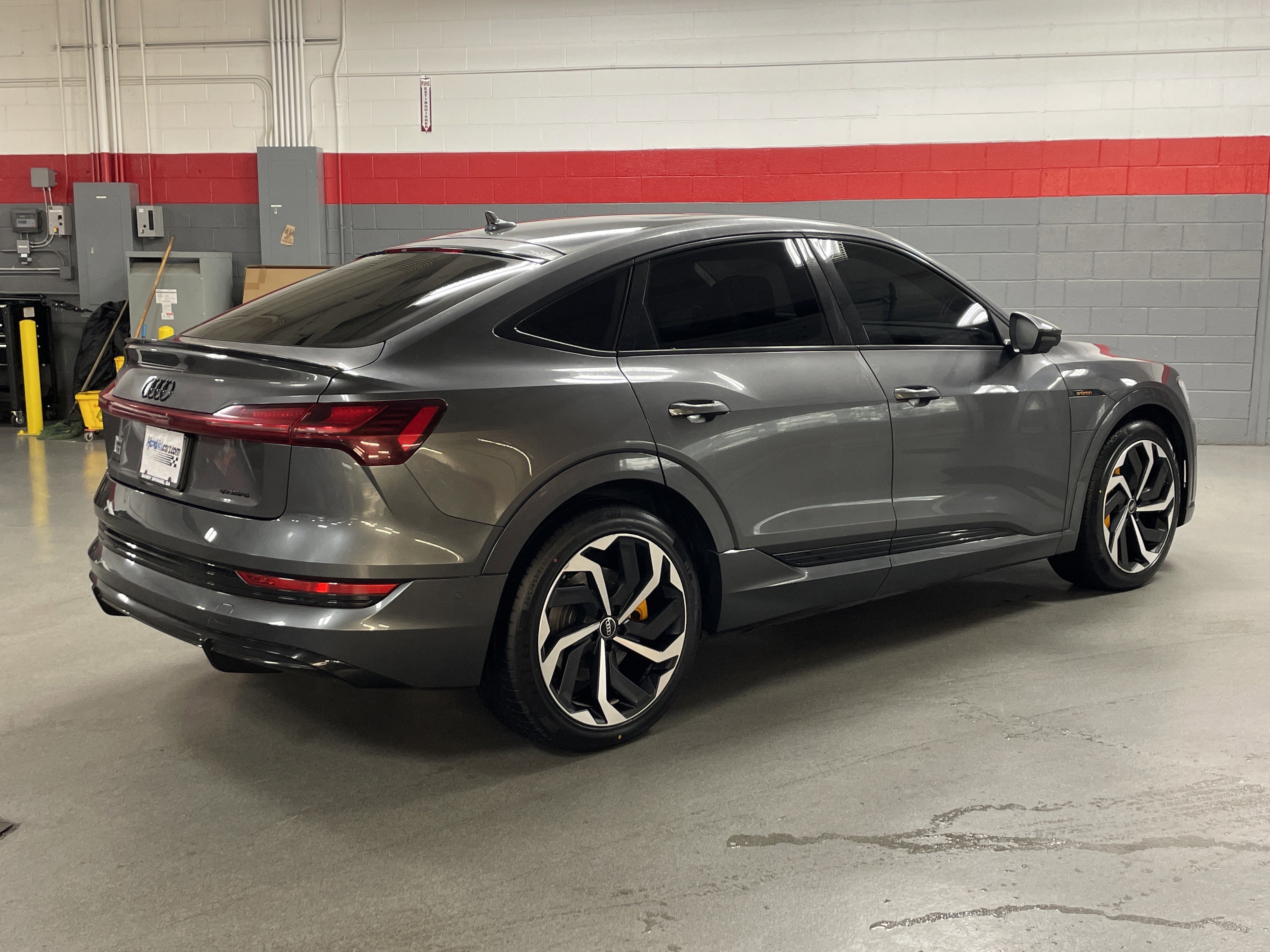 Used 2022 Audi e-tron Premium Plus w/ Premium Plus Package image 10