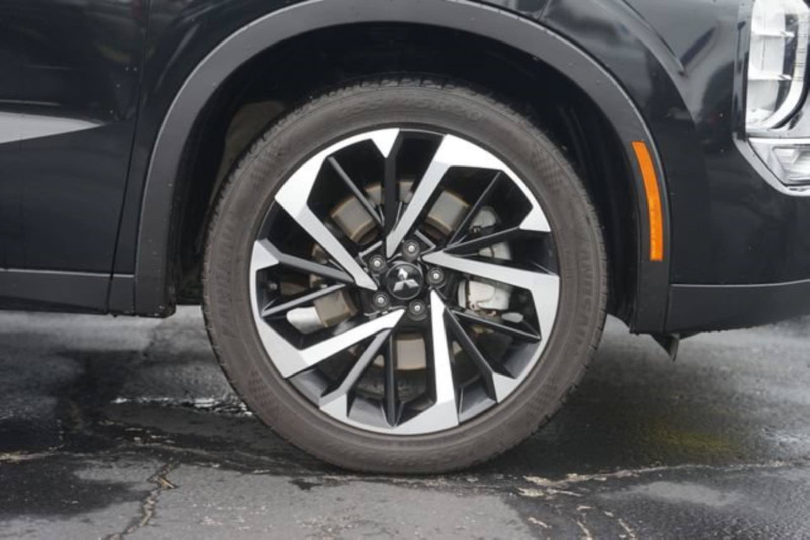 Used 2022 Mitsubishi Outlander SE FWD image 4
