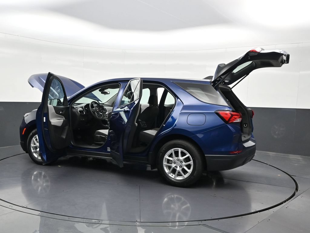 Used 2023 Chevrolet Equinox LS FWD image 34