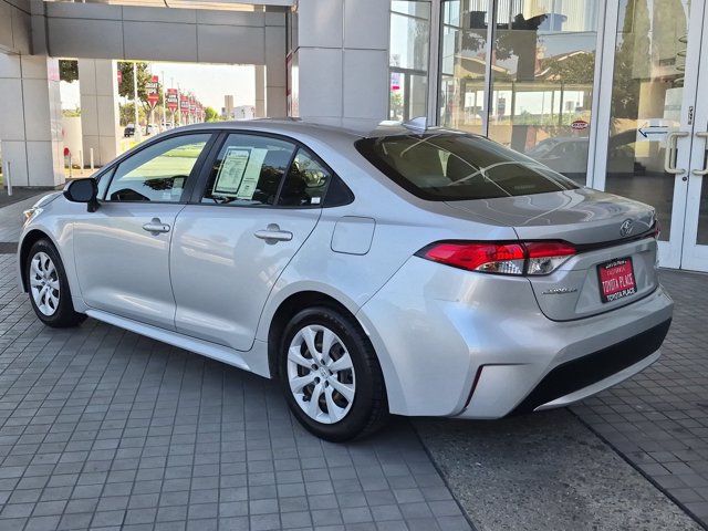 Used 2022 Toyota Corolla LE FWD image 11